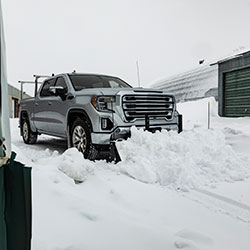 Differences Between the DR Redi-Plow and Traditional Snowplows